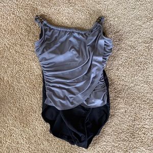 Women’s 1 piece bathing suit